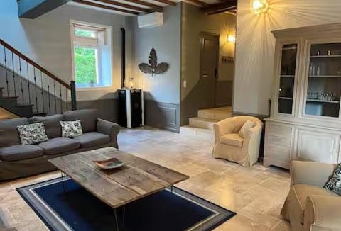 Chateau-l'Eveque House | Le chai de Peyssard