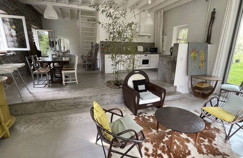 Labastide-Villefranche House | Le Chai: Between sea and mountains, spacious gîte with private pool.