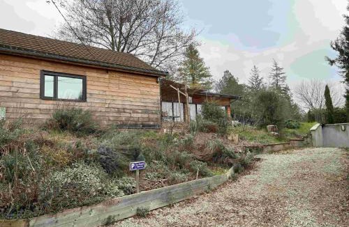 Saint-Maurice-de-Gourdans House | Le Chalet des Iris