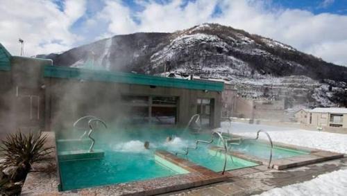 Savignac-les-Ormeaux Apartment | Le Chalet - Appartement 5 personnes avec parking