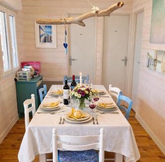 Gruissan Plage Ski Chalet | Le Chalet Beach Access 8 Pers