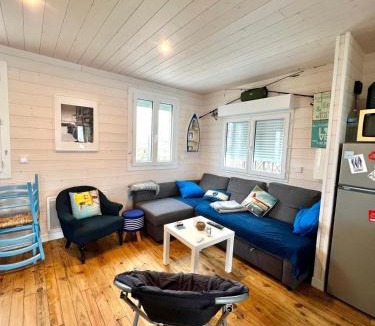 Gruissan Plage Ski Chalet | Le Chalet Beach Access 8 Pers