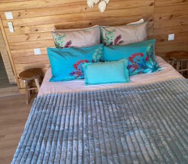 Putot-en-Auge Bed & Breakfast | Le Chalet BLEU - Tout Bonnement Bien