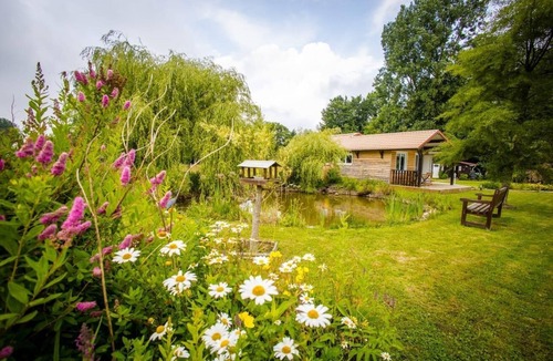 Cavron-Saint-Martin Ski Chalet | Le Chalet Cavronnais in a bucolic setting close to the sea Pets welcome