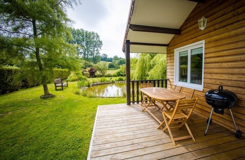 Cavron-Saint-Martin Ski Chalet | Le Chalet Cavronnais in a bucolic setting close to the sea Pets welcome