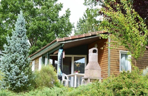 Courbiac Ski Chalet | Le Chalet Détente: sleeps 4
