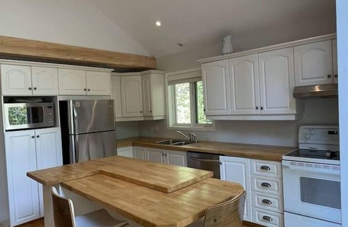 Magog Ski Chalet | Le Chalet de la Baie- Magog