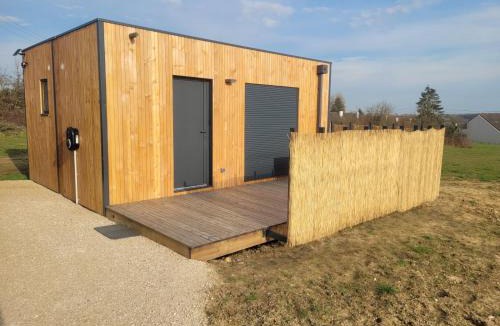 Lucay-le-Male Ski Chalet | Le chalet de Lenny- spa- borne recharge- wifi