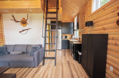 La Tuque Ski Chalet | Le chalet du chasseur - Waterfront!