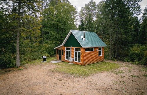 La Tuque Ski Chalet | Le chalet du chasseur - Waterfront!