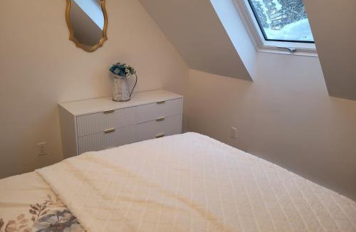 Saint-Jean-de-Brebeuf Ski Chalet | Le Chalet du Domaine Gourmand