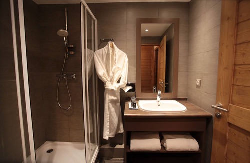 Les Bruyeres Hotel | Le Chalet du Mont Vallon Spa Resort