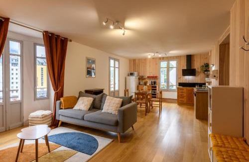 Lourdes Apartment | Le Chalet du sanctuaire vue sur le Gave de Pau