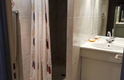 Chauvigny Hotel | Le Chalet Fleuri
