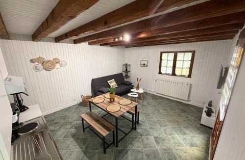 Festigny Apartment | Le Chalet