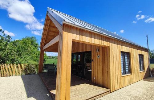 St-Aubin-des-Preaux Ski Chalet | Le chalet de Joyce spa et piscine