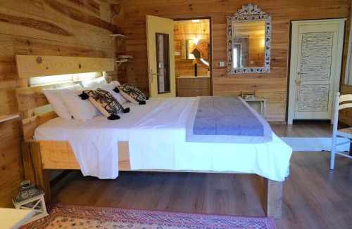 Saint-Loup-Lamaire House | le Chalet