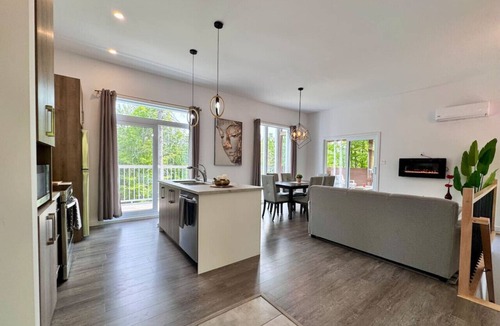 Wentworth-Nord House | Le Chalet Grewal, Spa, foyer et Nature!