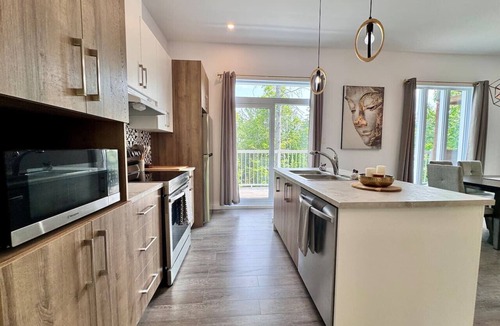 Wentworth-Nord House | Le Chalet Grewal, Spa, foyer et Nature!