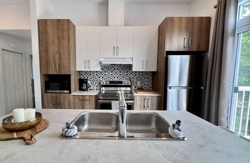 Wentworth-Nord House | Le Chalet Grewal, Spa, foyer et Nature!