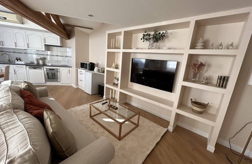 Lourdes House | Le Chalet: house with garden and parking
