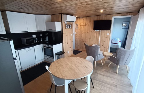 Biville-sur-Mer Ski Chalet | Le Chalet Léna