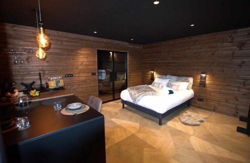Calais Apartment | Le Chalet Loft Spa