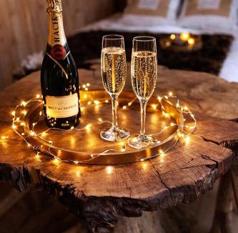 Saint-Maurice Apartment | Le chalet romantique, SPA, Écran cinéma, Lit king size, day use, 10 min centre