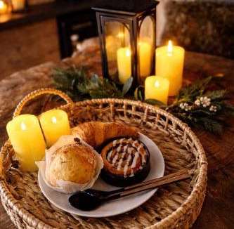 Saint-Maurice Apartment | Le chalet romantique, SPA, Écran cinéma, Lit king size, day use, 10 min centre