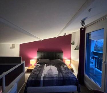 Chambray-les-Tours Ski Chalet | Le chalet sous les arbres