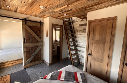 Lac Beauport Cabin | Le Chamonix : Tiny house in nature (CITQ : 310190)