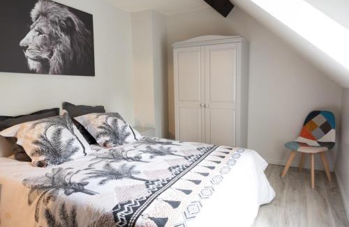 (le) Mesnil Hue House | Le champ bourdon