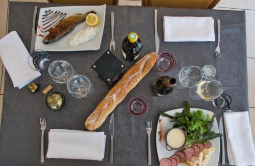 Amancey Hotel | Le Champ des Lys