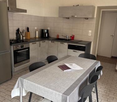 Esprels House | Le Champ du Bonheur