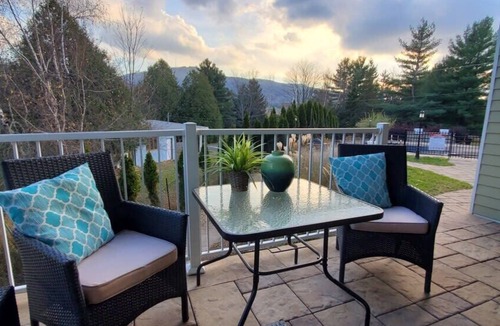 Bromont Condo | Le Champlain 101| Condo Duplex avec Piscine