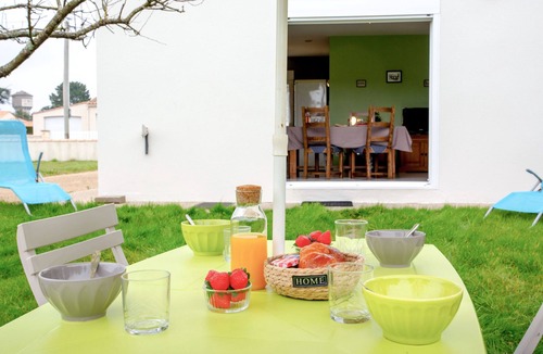 Les Moutiers-en-Retz House | Le Chant des Sables by Interhome