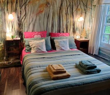 Notre-Dame-de-Courson Bed & Breakfast | Le Chant Des Fees