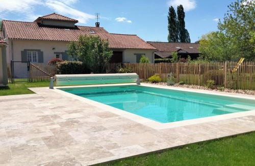 Chancelade House | Le Chant des Oiseaux : Piscine Privée, Wifi, Animaux Bienvenus, Jardin - FR-1-616-236