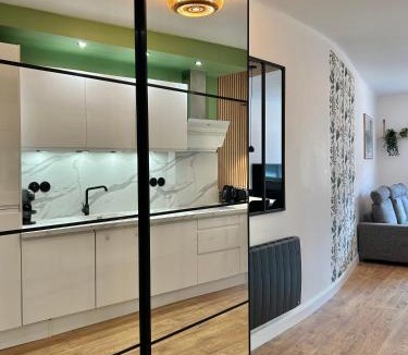 Quartier Beauregard-Boufflers-Buthegnemont-Boudonville Apartment | Le Chardon- appartement 2chambres- avec stationnement