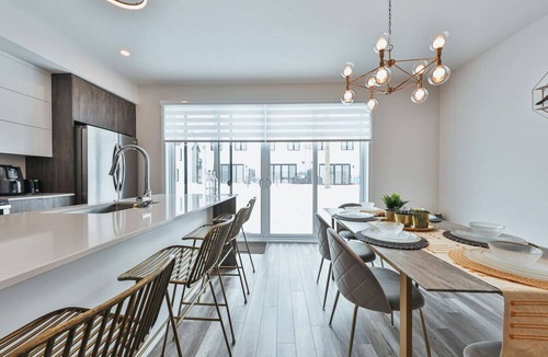 Mirabel House | Le chardonnay 3 bedrooms town house Mirabel