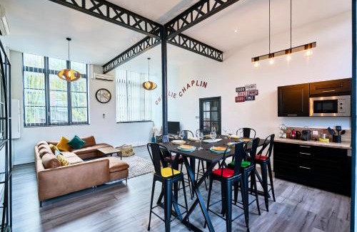 Roubaix Apartment | Le Charlie Chaplin - Loft d'exception, 8 pers