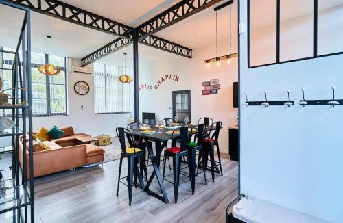 Roubaix Apartment | Le Charlie Chaplin - Loft d'exception, 8 pers