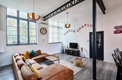 Roubaix Apartment | Le Charlie Chaplin - Loft d'exception, 8 pers