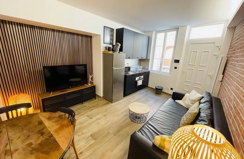 Barbatre House | Le Charmant Bailla | Science-Po