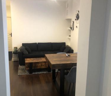 Quartier Exposition-Bajatiere Apartment | Le Charmant Grenoble