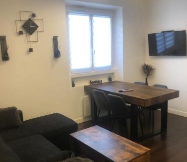 Quartier Exposition-Bajatiere Apartment | Le Charmant Grenoble