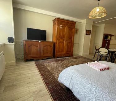 La Celle-sous-Gouzon Apartment | Le Charme de l'Ancien