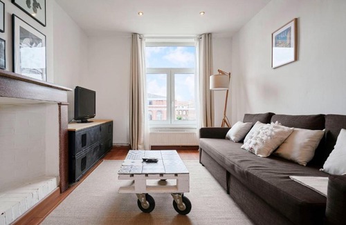 Lille-Moulins Apartment | Le charme de l'ancien dans le centre de Lille.