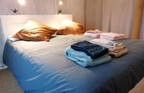 Saint-Martin-du-Littoral Apartment | Le charme de l ancien entre mer et ville