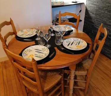 Saint-Martin-du-Littoral Apartment | Le charme de l ancien entre mer et ville